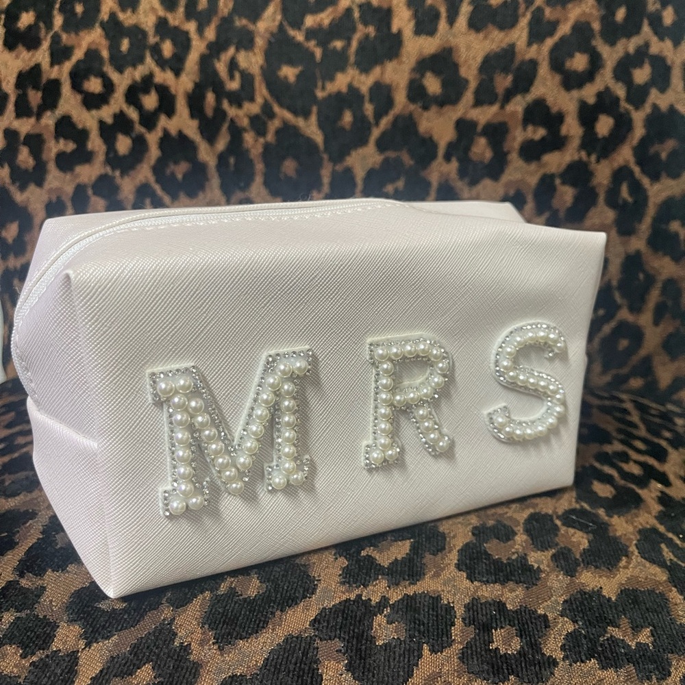 Elegant White 'MRS' Clutch